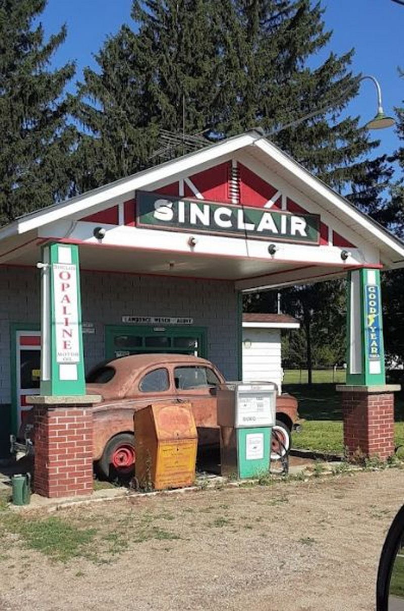 L.A. Wesch Service station - Web Listing